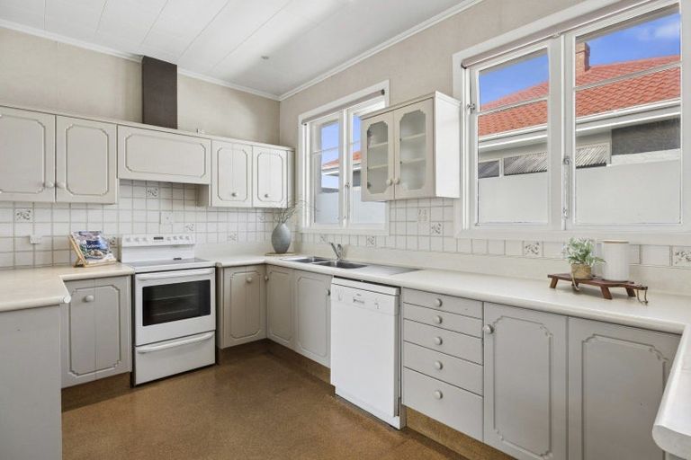 Photo of property in 97 Queens Drive, Saint Kilda, Dunedin, 9012