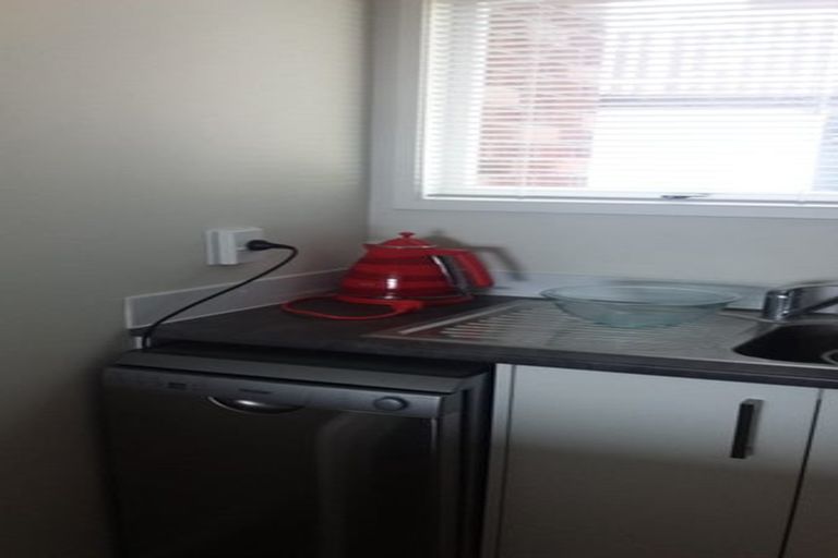 Photo of property in 2 The Promenade, Takapuna, Auckland, 0622