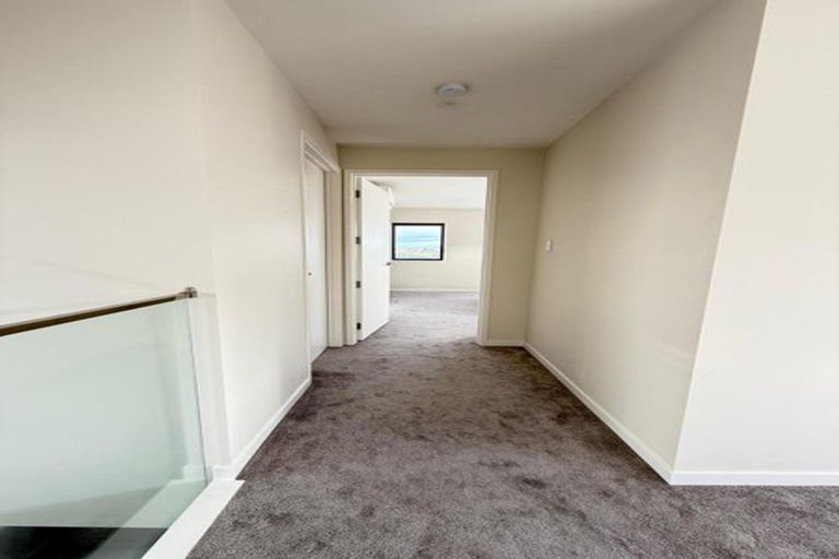 Photo of property in 16 Kapehu Road, Silverdale, 0932