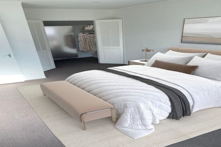 Photo of property in 42 Akaroa Drive, Maupuia, Wellington, 6022