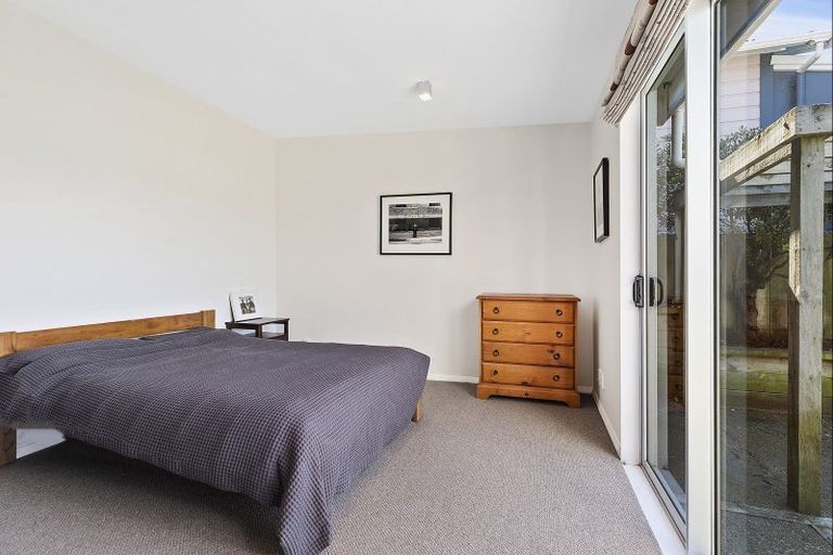 Photo of property in 273 Queens Drive, Lyall Bay, Wellington, 6022