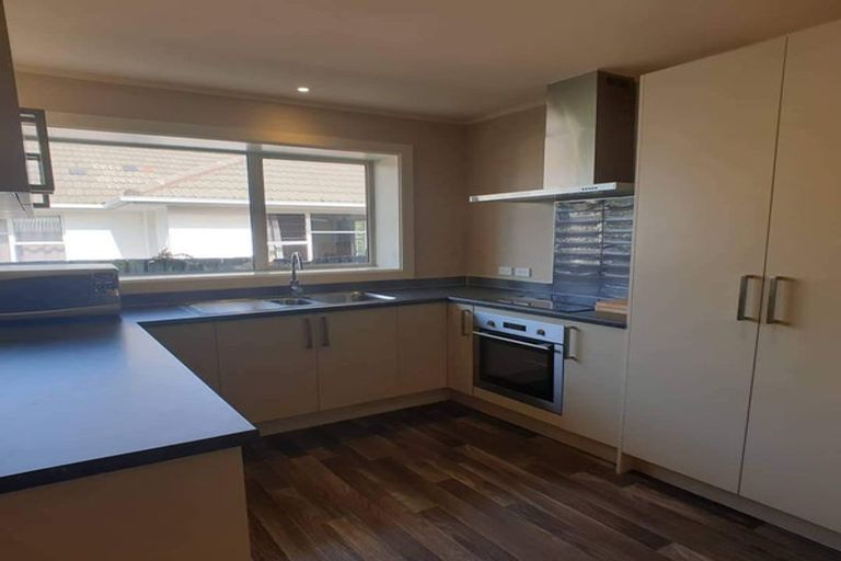 Photo of property in 37 Acacia Avenue, Upper Riccarton, Christchurch, 8041