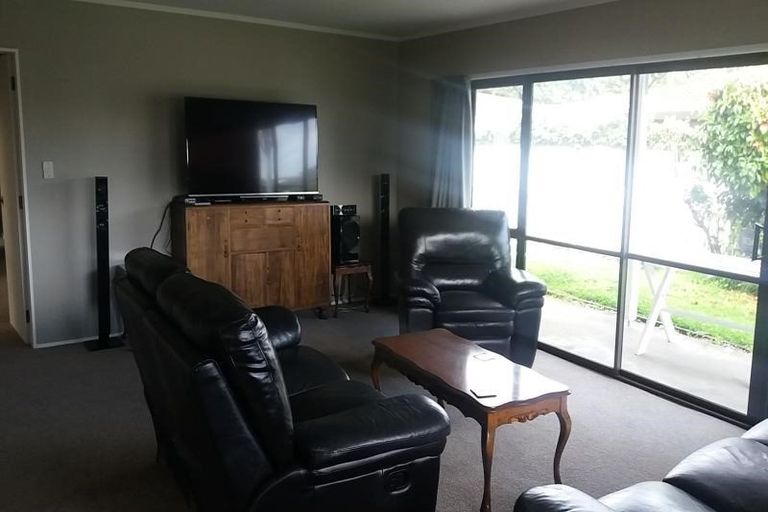 Photo of property in 38 Kapanui Road, Waikanae, 5036
