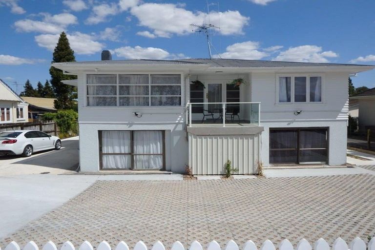 Photo of property in 43 Lake Crescent, Hamilton Lake, Hamilton, 3204