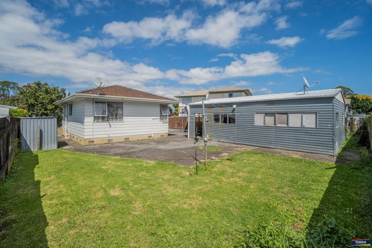 Photo of property in 11 Funnell Place, Manurewa, Auckland, 2102