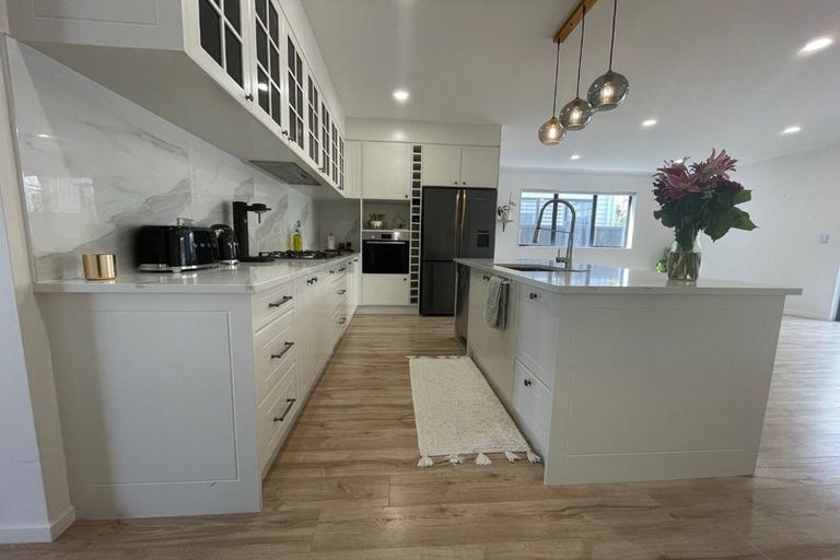 Photo of property in 24 Matahae Drive, Flat Bush, Auckland, 2019
