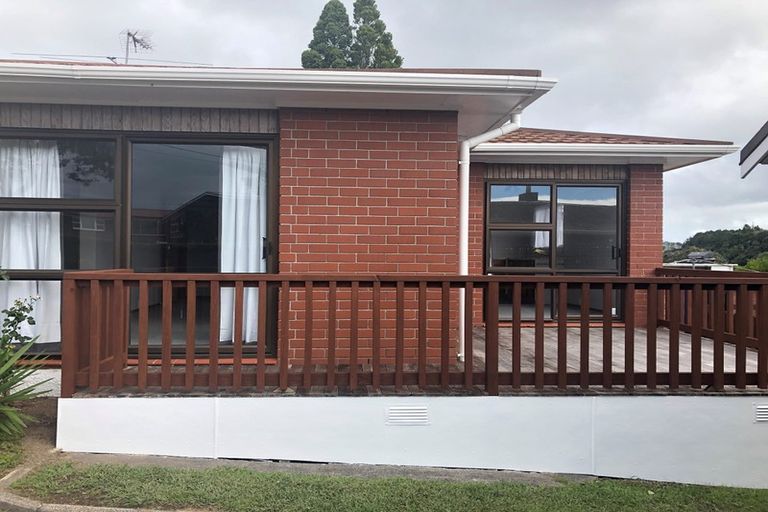 Photo of property in 28a Renata Crescent, Te Atatu Peninsula, Auckland, 0610