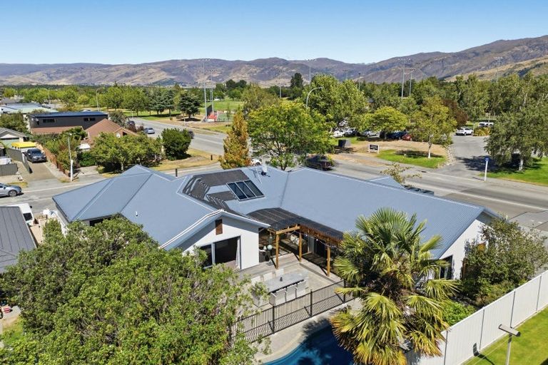 Photo of property in 117 Neplusultra Street, Cromwell, 9310