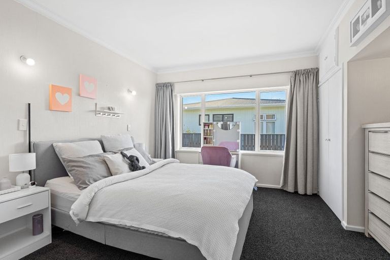 Photo of property in 73 Kawiu Road, Levin, 5510
