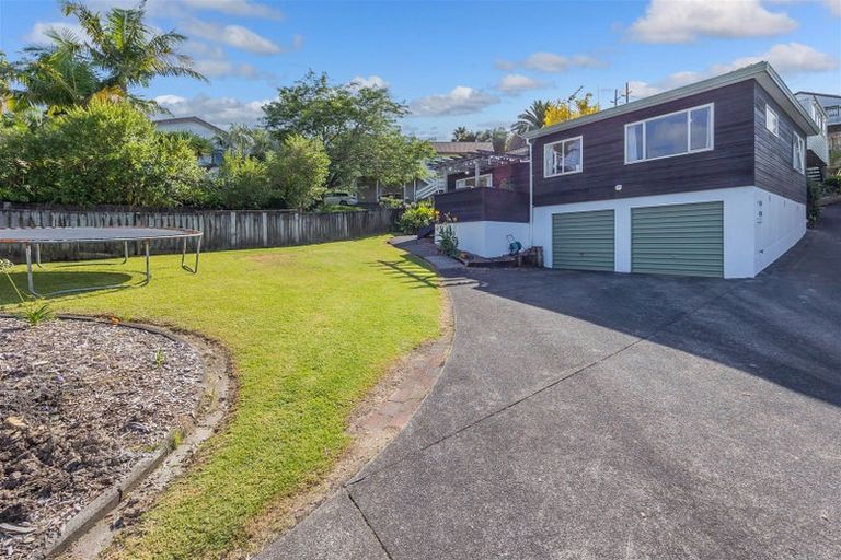 Photo of property in 1/11 Atlantis Place, Totara Vale, Auckland, 0629
