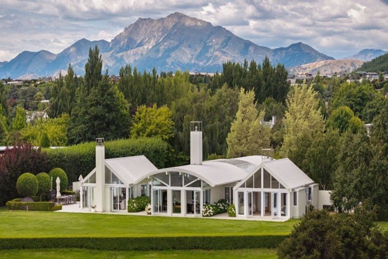 Photo of property in 29 Waimana Place, Wanaka, 9305
