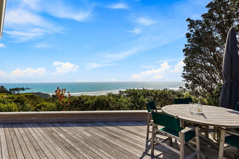 Photo of property in 175 Oaia Road, Muriwai, Waimauku, 0881