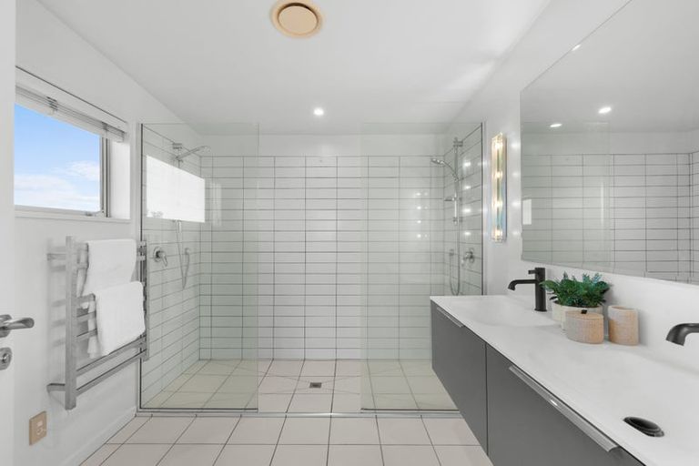 Photo of property in 16 Riverbank Road, Northwood, Christchurch, 8051