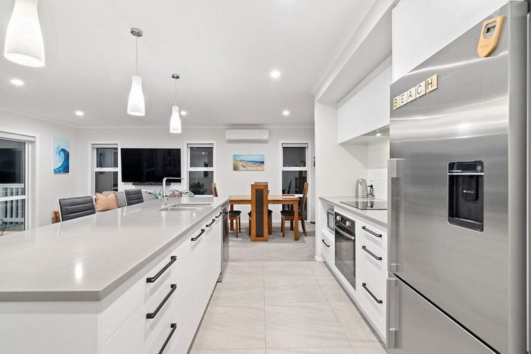 Photo of property in 856a Papamoa Beach Road, Papamoa Beach, Papamoa, 3118