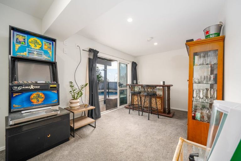 Photo of property in 36 Woodman Drive, Tawa, Wellington, 5028