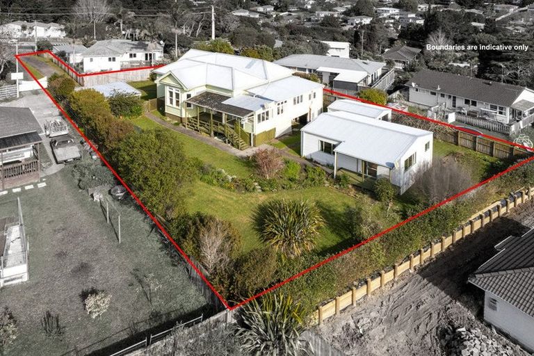 Photo of property in 120 Eskdale Road, Birkdale, Auckland, 0626