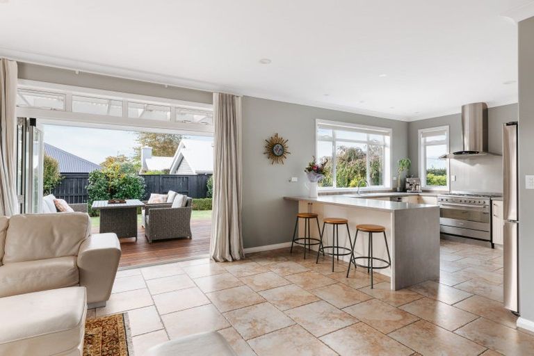 Photo of property in 18 Hansard Place, Bethlehem, Tauranga, 3110