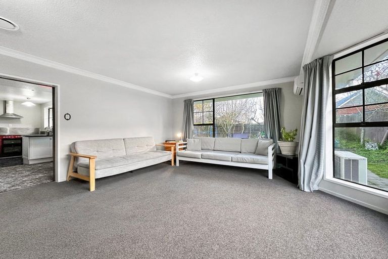Photo of property in 2/37 Karnak Crescent, Russley, Christchurch, 8042