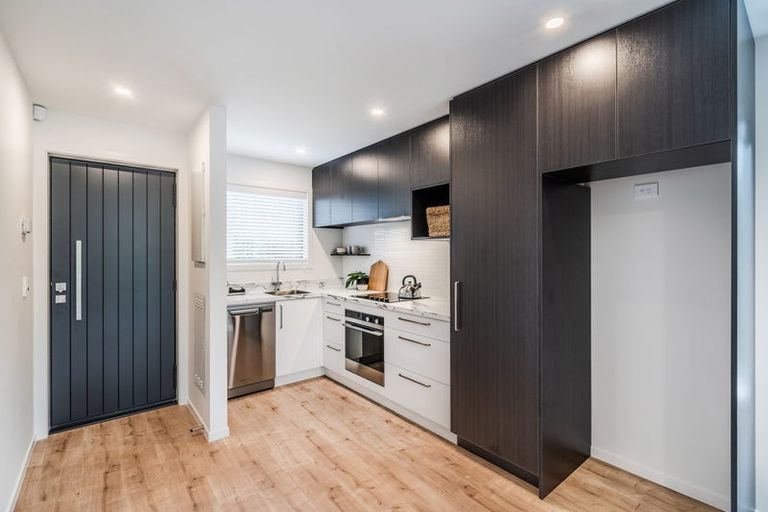 Photo of property in 5c Nea Place, Hillcrest, Auckland, 0627