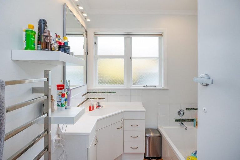 Photo of property in 3 Wincanton Place, Awapuni, Palmerston North, 4412