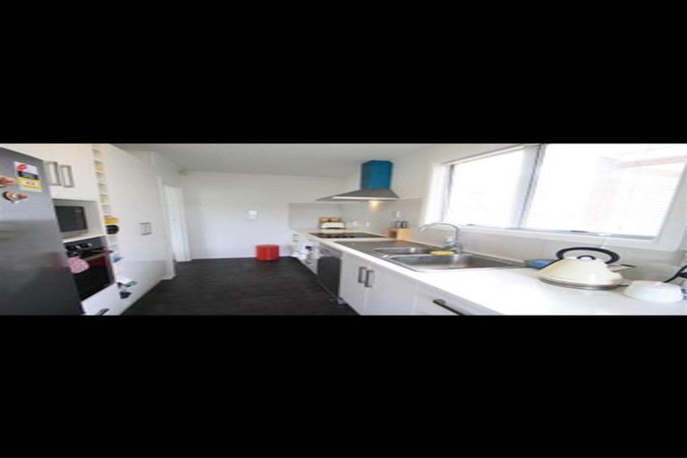 Photo of property in 19 Segedin Place, Glenfield, Auckland, 0629