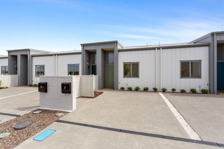 Photo of property in 21 Periko Way, Takanini, 2112