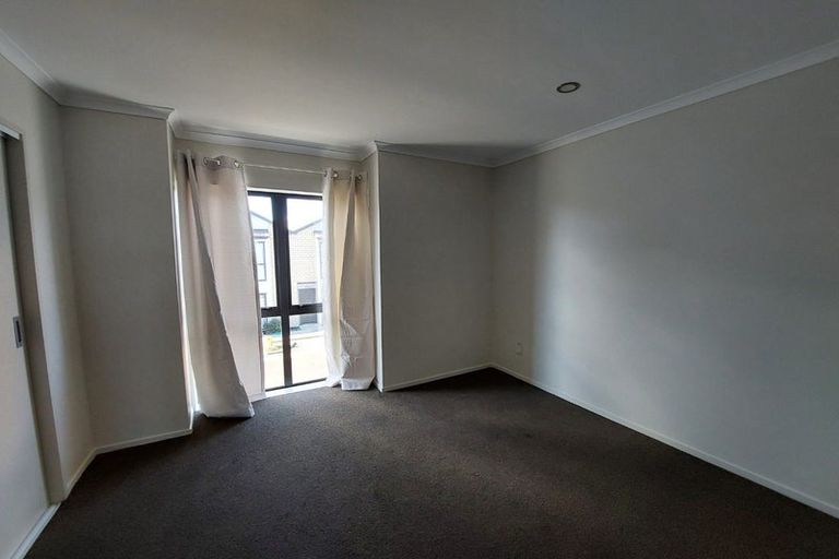 Photo of property in 2/3 Wallson Crescent, Wiri, Auckland, 2104