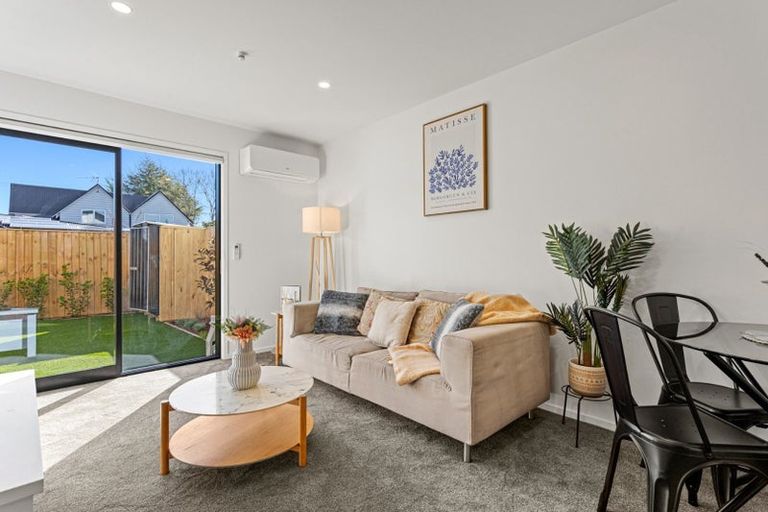 Photo of property in 14/10 Fathom Place, Te Atatu Peninsula, Auckland, 0610