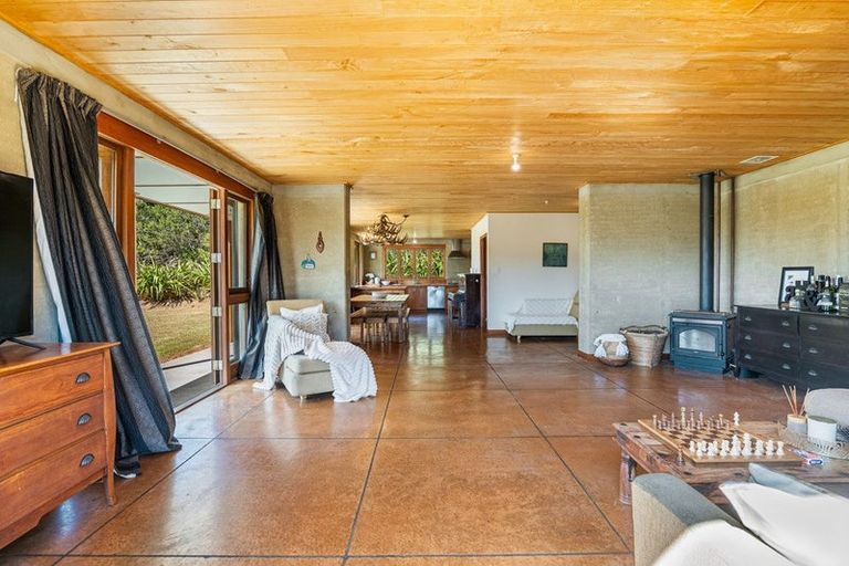 Photo of property in 117 Worrall Road, Kumeu, 0891