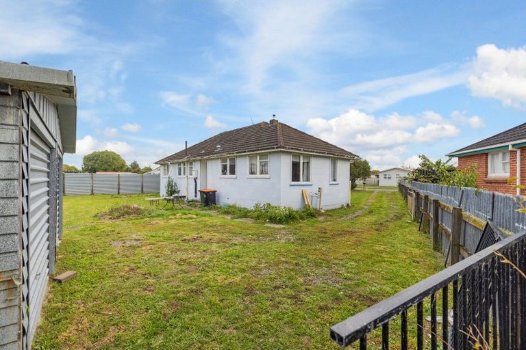 Photo of property in 31 Exeter Crescent, Takaro, Palmerston North, 4412