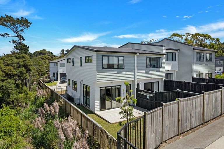 Photo of property in 26 Kaimai Avenue, Massey, Auckland, 0614