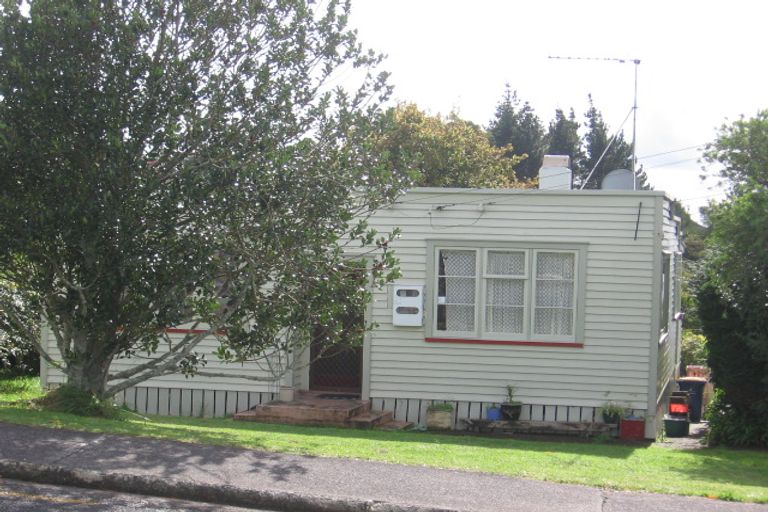 Photo of property in 2/20a Eastglen Road, Glen Eden, Auckland, 0602