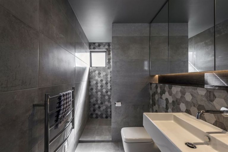 Photo of property in 12 Edgeware Road, St Albans, Christchurch, 8014