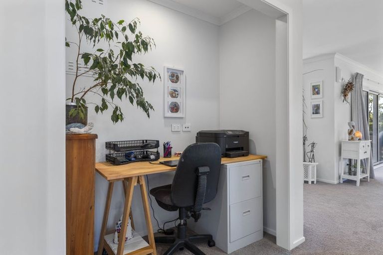 Photo of property in 7 Cross Street, Lepperton, New Plymouth, 4373