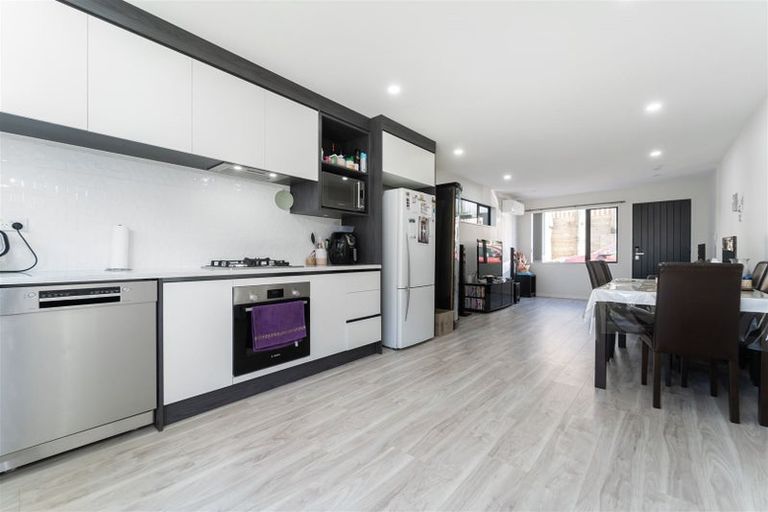 Photo of property in 13c Keiha Crescent, Massey, Auckland, 0614