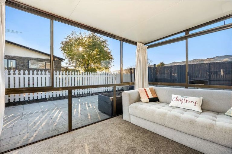 Photo of property in 2 Bruce Street, Cromwell, 9310