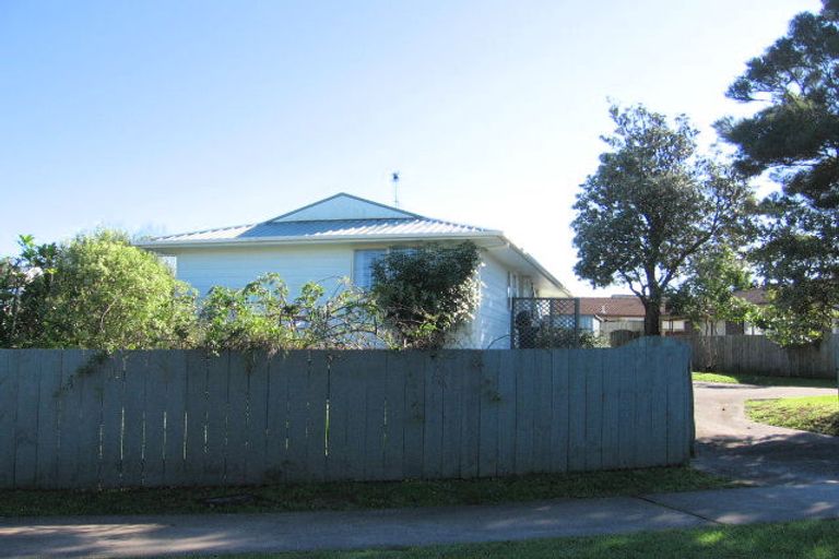 Photo of property in 26a Roberts Road, Te Atatu South, Auckland, 0610