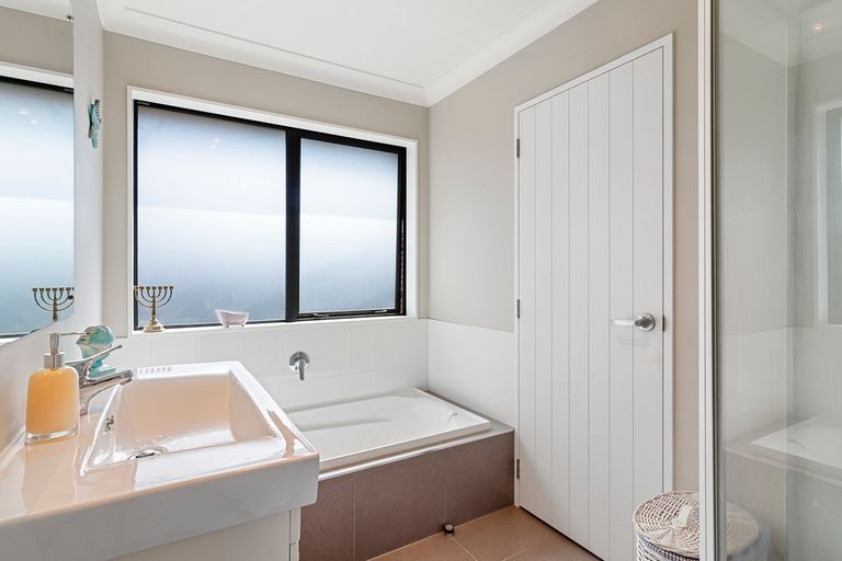 Photo of property in 4a Mellsop Avenue, Waiuku, 2123