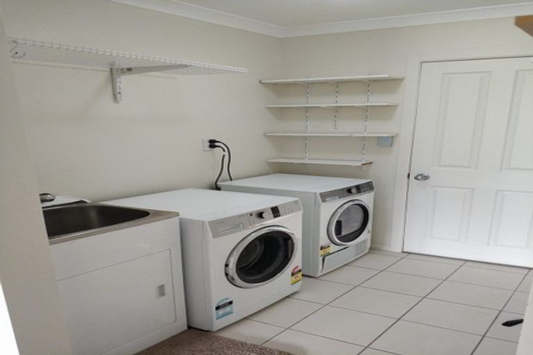 Photo of property in 4 Comber Place, Johnsonville, Wellington, 6037