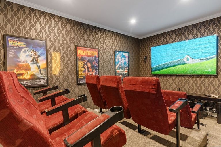 Photo of property in 5 Poaka Place, Beach Haven, Auckland, 0626