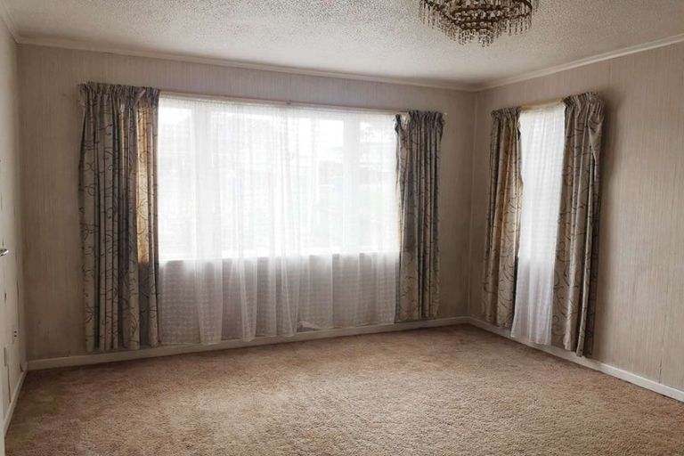 Photo of property in 1/15 Kia Ora Road, Beach Haven, Auckland, 0626