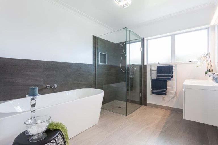 Photo of property in 12 Berwick Place, Mount Maunganui, 3116