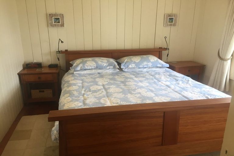 Photo of property in 27 Bournemouth Terrace, Murrays Bay, Auckland, 0630