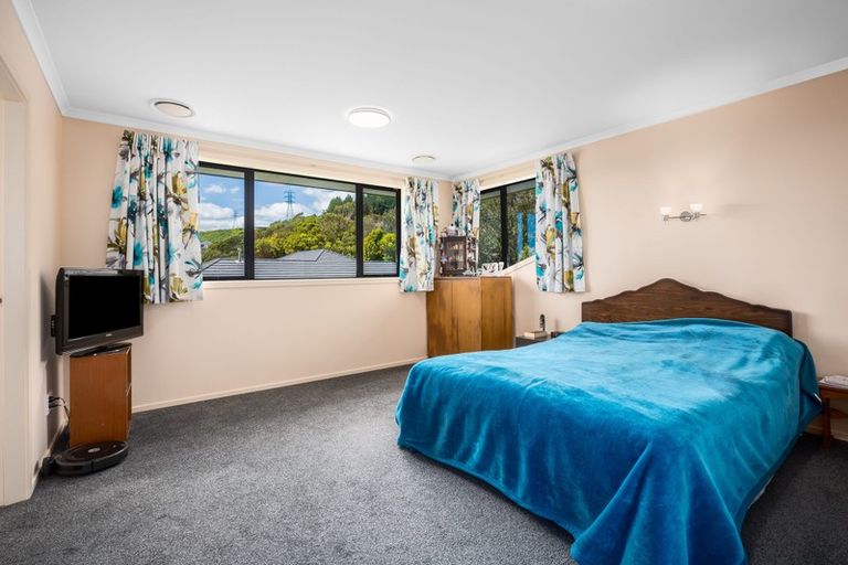 Photo of property in 32 Banks Boulevard, Whitby, Porirua, 5024