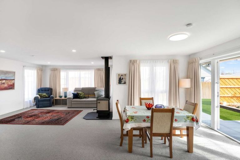 Photo of property in 4 Stonebridge Lane, Oxford, 7430