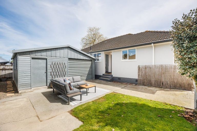 Photo of property in 2 Belfast Place, Roslyn, Palmerston North, 4414