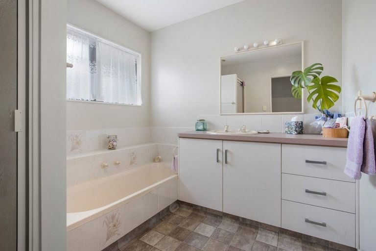 Photo of property in 49 Levley Lane, Katikati, 3129