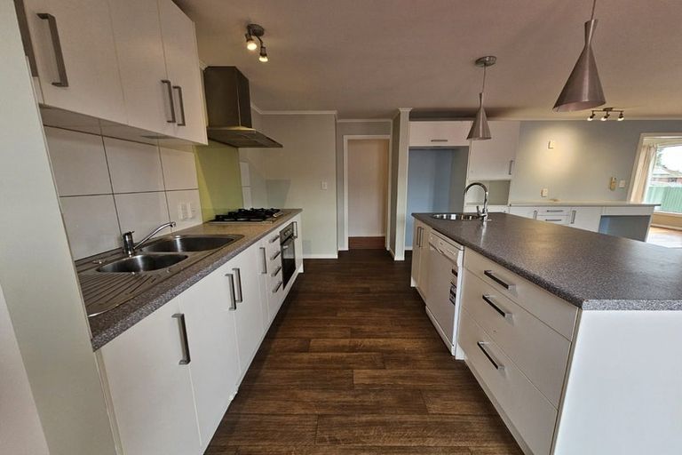 Photo of property in 3-3a Mana Avenue, Titahi Bay, Porirua, 5022