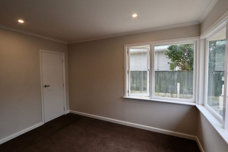 Photo of property in 15 Baylands Drive, Newlands, Wellington, 6037