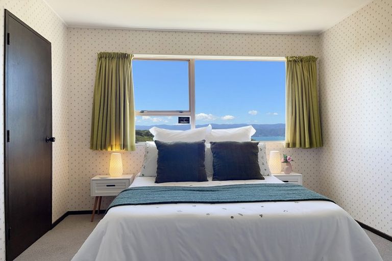 Photo of property in 18 Rajkot Terrace, Broadmeadows, Wellington, 6035